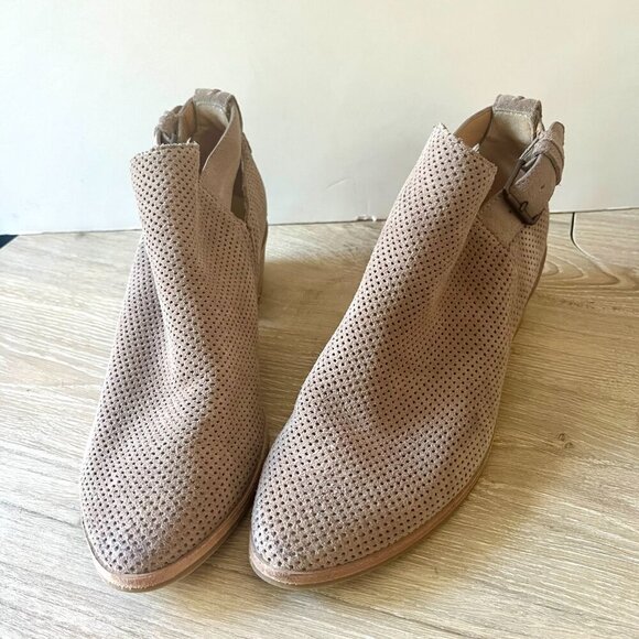Dolce Vita Kara Suede Perforated Ankle Bootie Size 6.5 - Picture 4 of 7